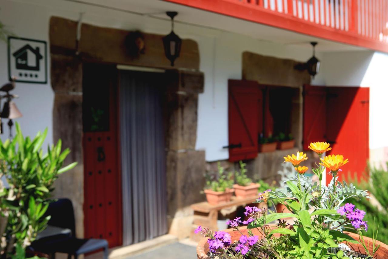 Gasthaus Casa Rural Malkornea Maya del Baztán Exterior foto